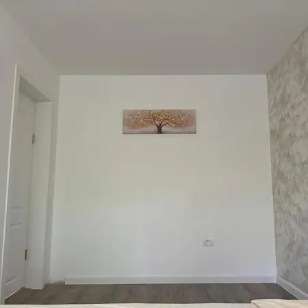 Apartment Kiki By The Lujerului Metro Station