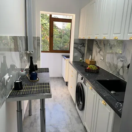 Kiki By The Lujerului Metro Station Lägenhet