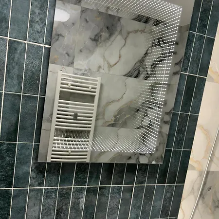 Kiki By The Lujerului Metro Station *