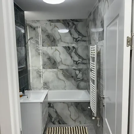 公寓 Kiki By The Lujerului Metro Station