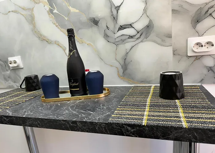 Kiki By The Lujerului Metro Station *