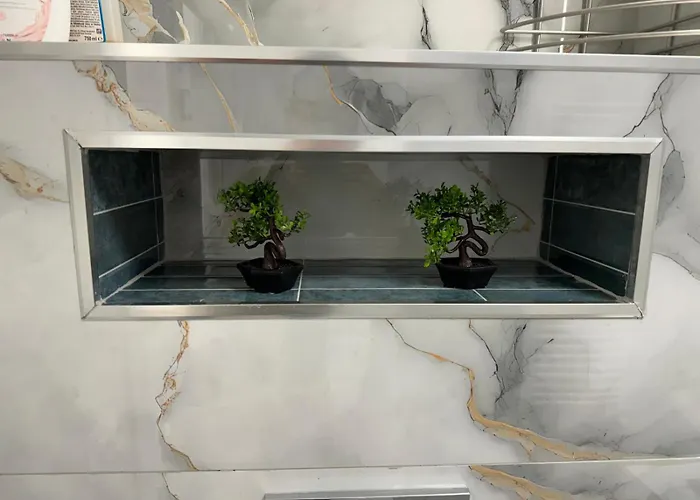 Kiki By The Lujerului Metro Station * Bukarest