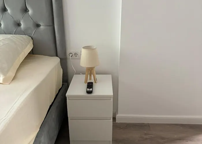 Kiki By The Lujerului Metro Station *