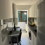 Apartamento Kiki By The Lujerului Metro Station